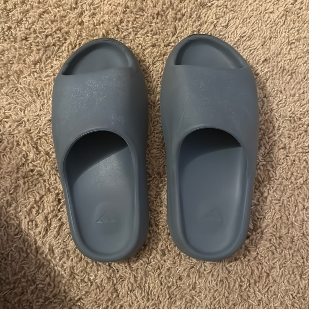 yeezy slides size 8men